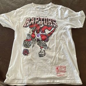 Mitchell and Ness Toronto Raptor white tee. Size M